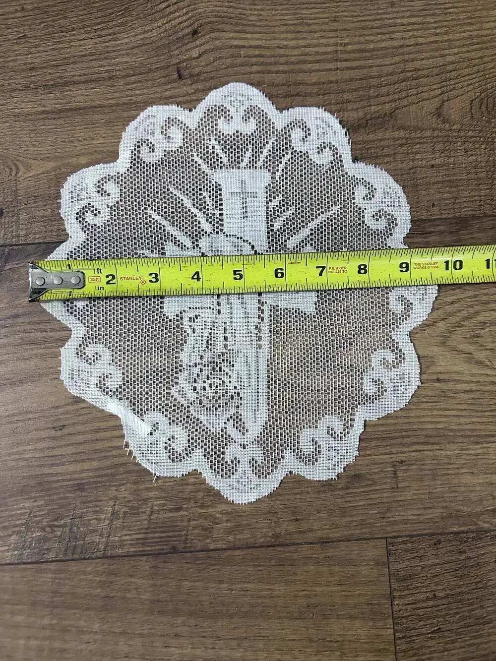 Heritage Lace Cross Design Round Doily